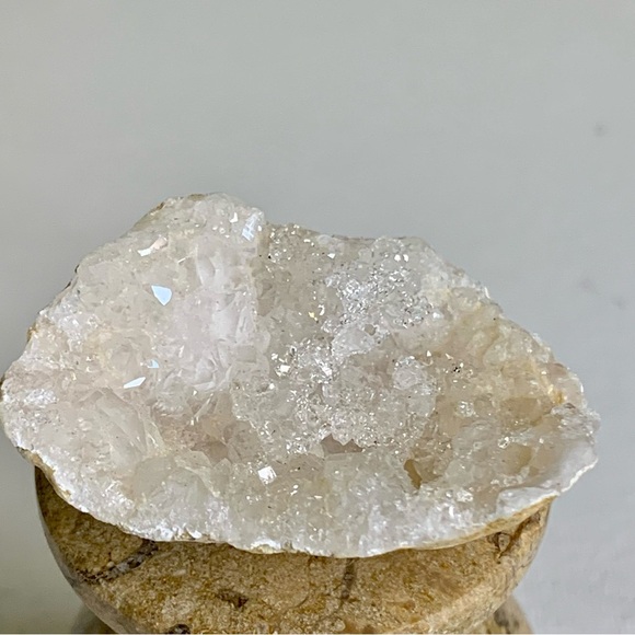 Clear Crystal Cluster Quartz Geode Specimen Sparkling Chakra Healing Crystals 2" - Picture 6 of 8